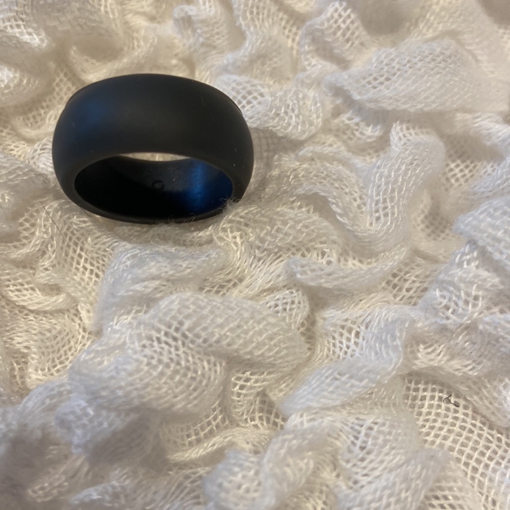 Qalo ring/case - Picture 2 of 2